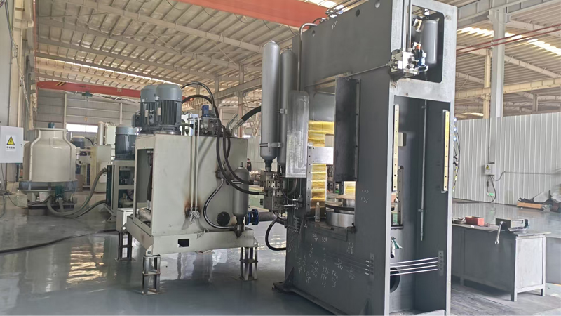 Fine blanking machine refurbishment support