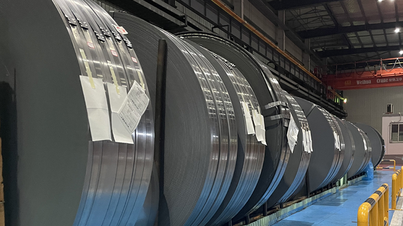 Fine blanking strip material preparation